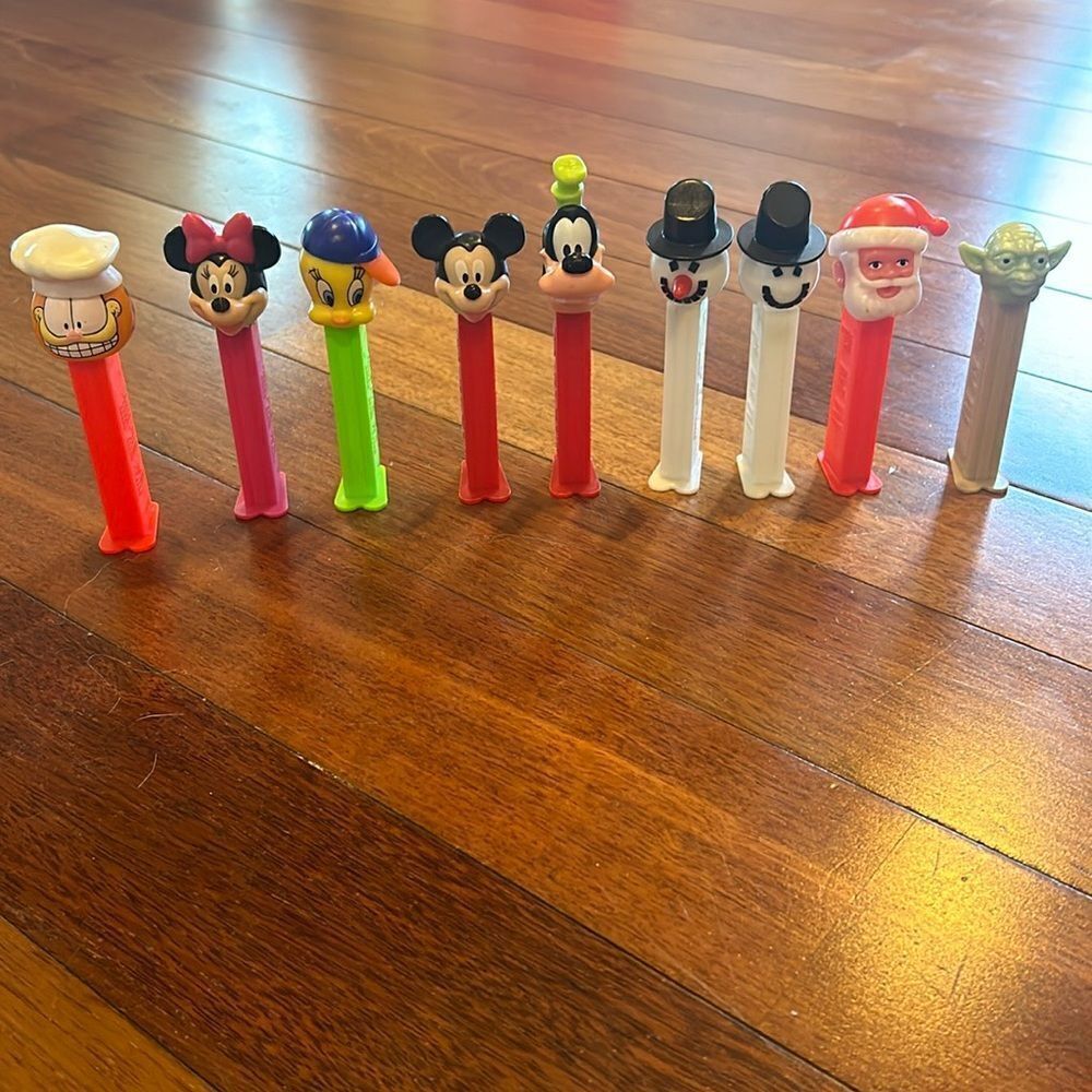 Pez vintage 1980s dispensers‎